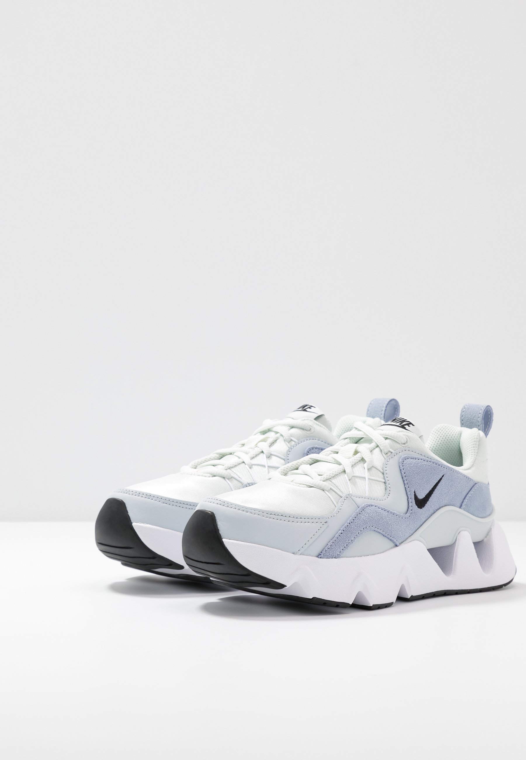 nike ryz 365 spruce aura