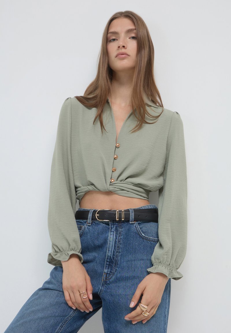 Calliope CROP CON NODO - Hemdbluse - salvia