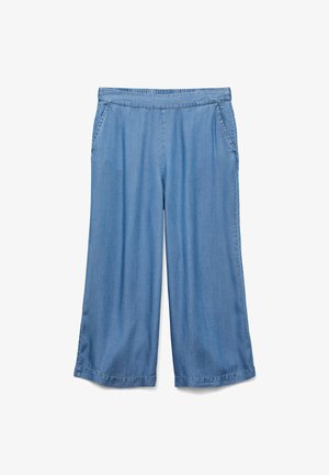 Helleblaue Jeans-Culottes mit einem elastischen Bund, ausgestattet mit zwei seitlichen Taschen und einem weit geschnittenen Design, glatte Textur und lässige Passform.