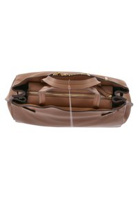 Borsa a mano in pelle marrone con un design strutturato, dotata di due manici superiori e hardware color oro. L'interno include una tasca con zip e scomparti.