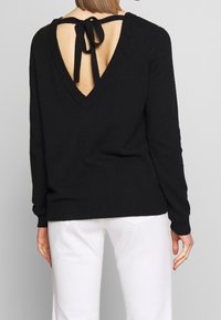 VILA Pullover - black