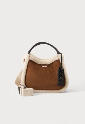DKNY, CAPRI SHOPPER - Дамска чанта - cognac