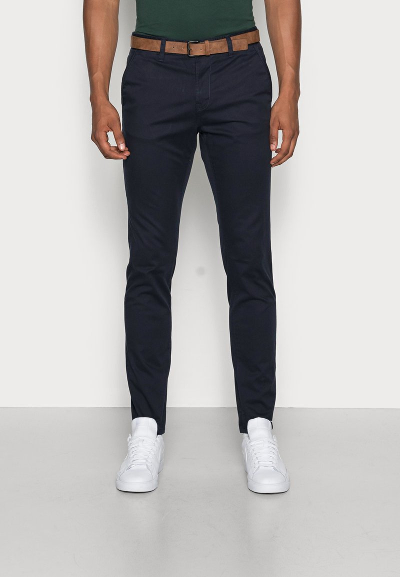 Pantaloncini Chino Donna TOM TAILOR Denim - Modello Cajsa Bermuda, Vita Bassa, Gamba Stretta, Colore Chino - 2