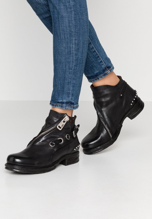 Cowboy/biker ankle boot - nero