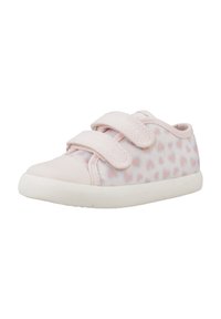 Scarpe di tela rosa con suola in gomma bianca, caratterizzate da un motivo a cuori e due cinturini in velcro sulla parte superiore per una vestibilità regolabile.