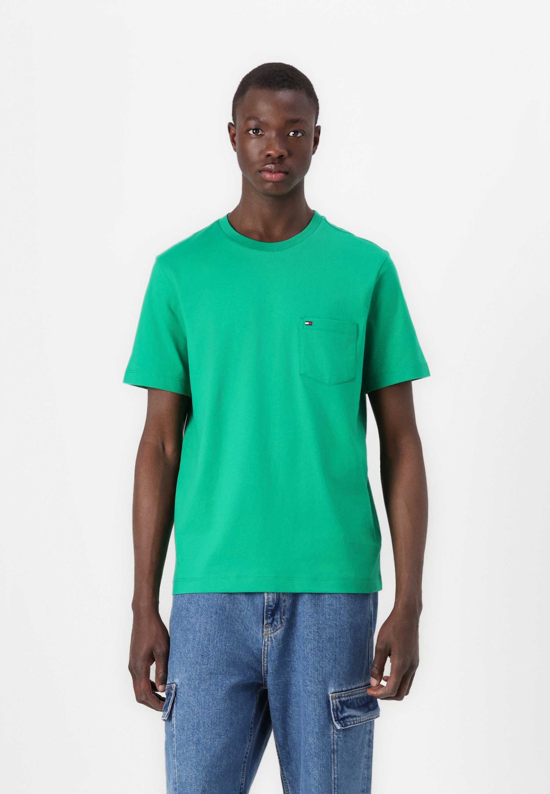 Tommy Hilfiger ESSENTIAL SOLID POCKET TEE Basic T-shirt