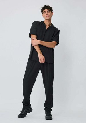 FRILIVIN, ENSEMBLE CHEMISE PANTALON UNI SET - Pantalon classique - noir