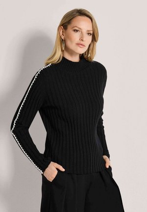 MADELEINE, MADELEINE PULLOVER RIPPSTRICK-PULLOVER MIT HÄKELSTICKEREI - Trui - black   pearl white