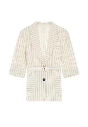 Blazer a righe con sfondo crema, caratterizzato da strisce verticali blu navy, colletto a scollatura aV, maniche larghe, una cintura in vita e tasche frontali.