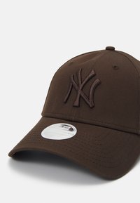 New Era FEMALE WOMENS LEAGUE ESSENTIAL 9FORTY® - Cap - brown