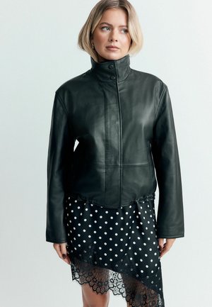 FUNNEL NECK - Lederjacke - black