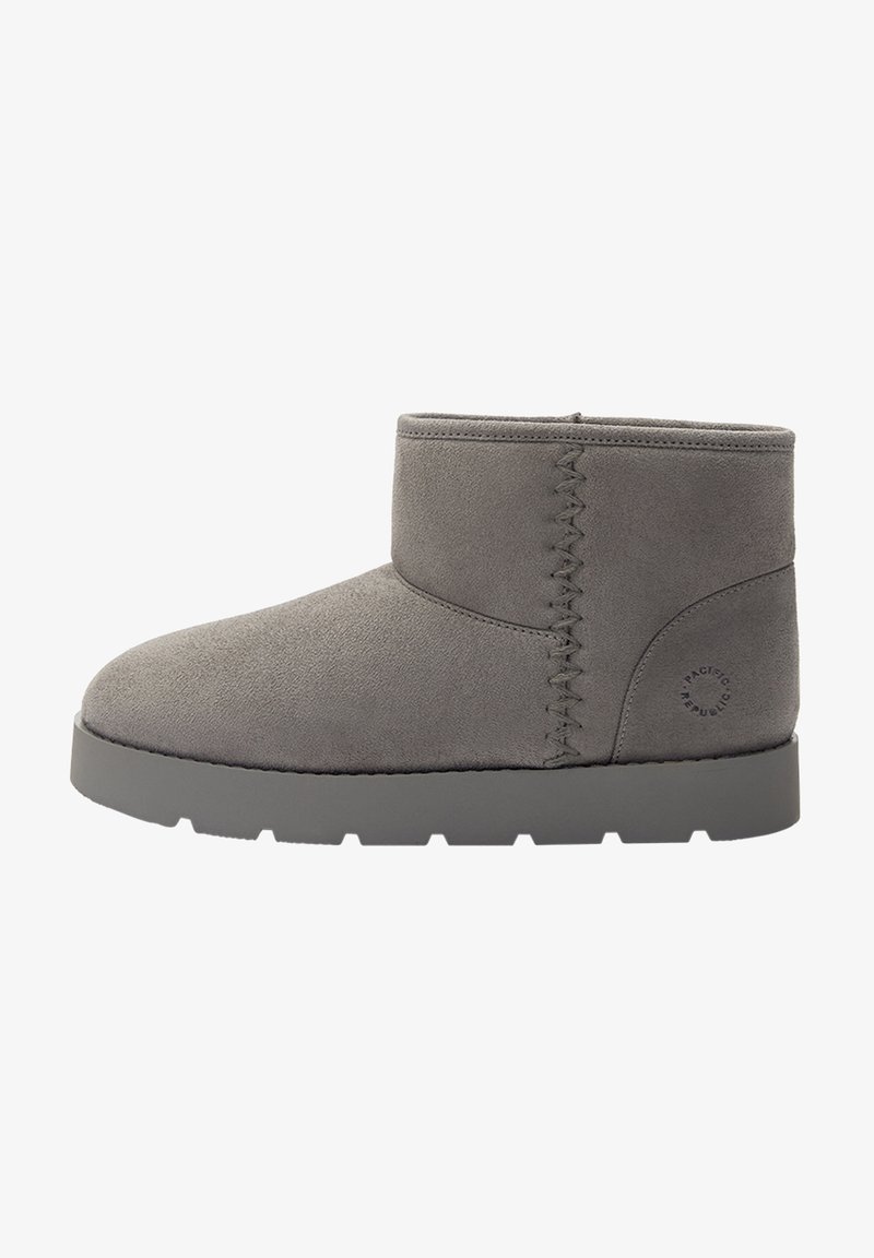 PULL&BEAR Śniegowce