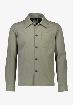 Olivgrön skjortjacka i strukturerad tyg, med spetsig krage, framknappning, enfaldig bröstficka och uppvikta ärmar.