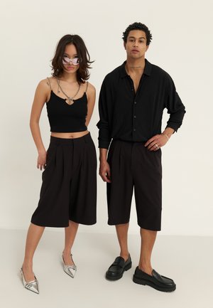 YOURTURN TAILORED BAGGY SHORTS - Σορτς - black