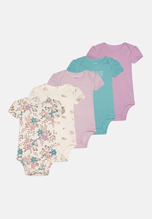 Cinque bodysuit a manica corta: uno a fantasia floreale, tre in colori solidi (lavanda, verde acqua, viola chiaro) e uno a righe in cotone morbido.