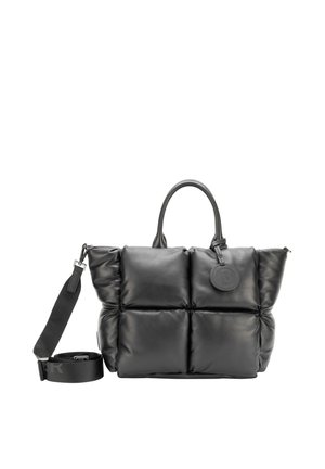 Schwarze, gepolsterte Ledertasche mit doppelten oberen Griffen und verstellbarem Schulterriemen, mit einem runden Markenanhänger am vorderen Griff.