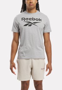 Reebok - IDENTITY BIG LOGO TEE - Nyomott mintás póló - medium grey heather Miniatűr kép 1