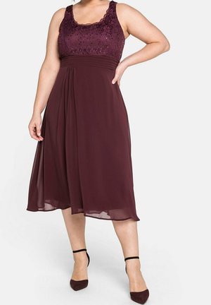 Cocktail dress / Party dress - bordeaux