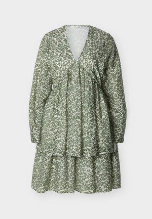 Rochie cu mâneci lungi și decolteu în V, cu fustă în straturi, având un imprimeu integral cu flori mici verzi pe un fond deschis.