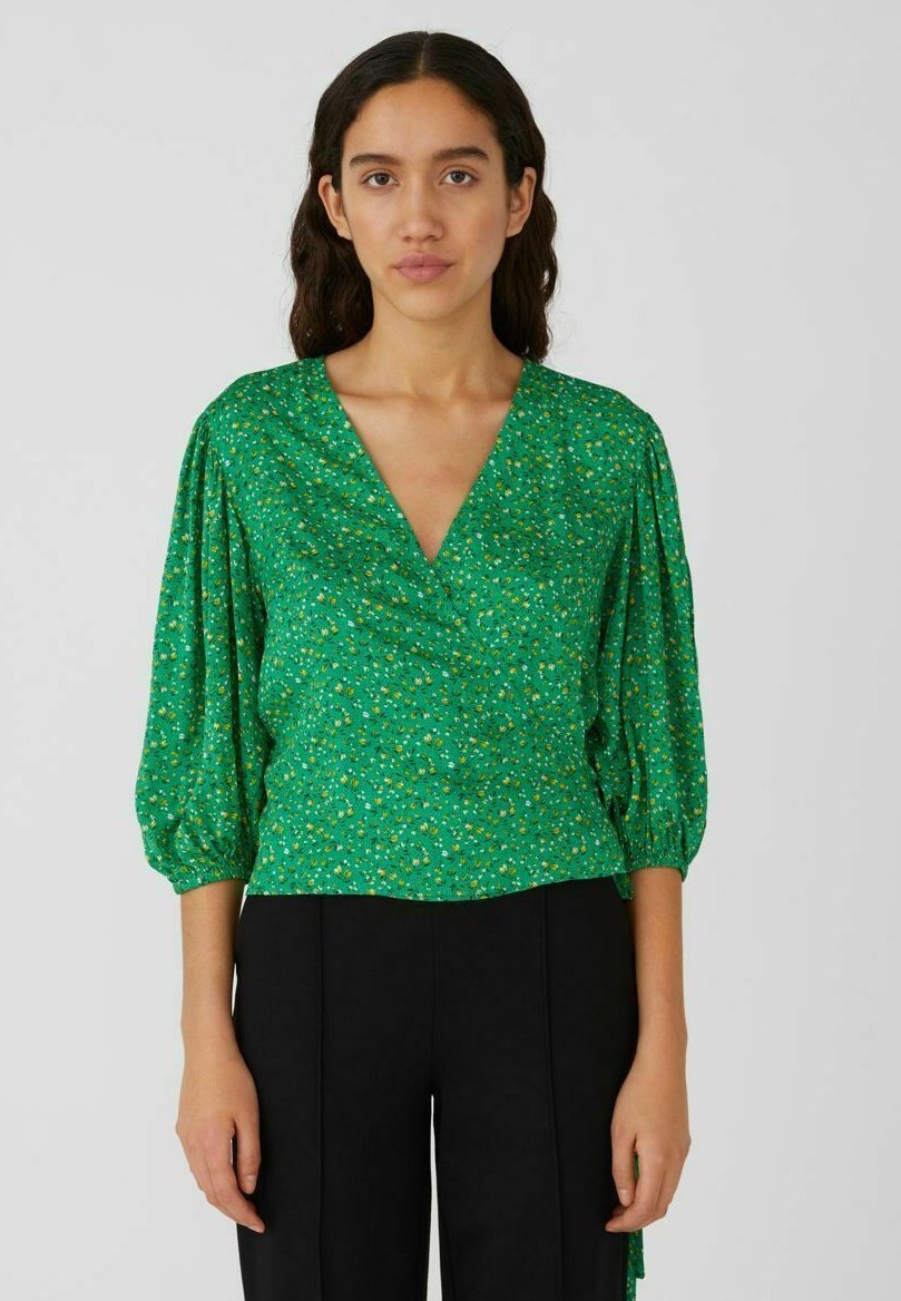 v neck green top