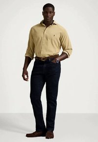 Polo Ralph Lauren Big & Tall FINE-WALE CORDUROY SHIRT - Camisa - coastal beige