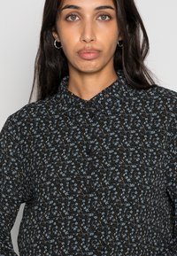 JDY JDYBROOKE LS NOOS - Blusa com botões - black