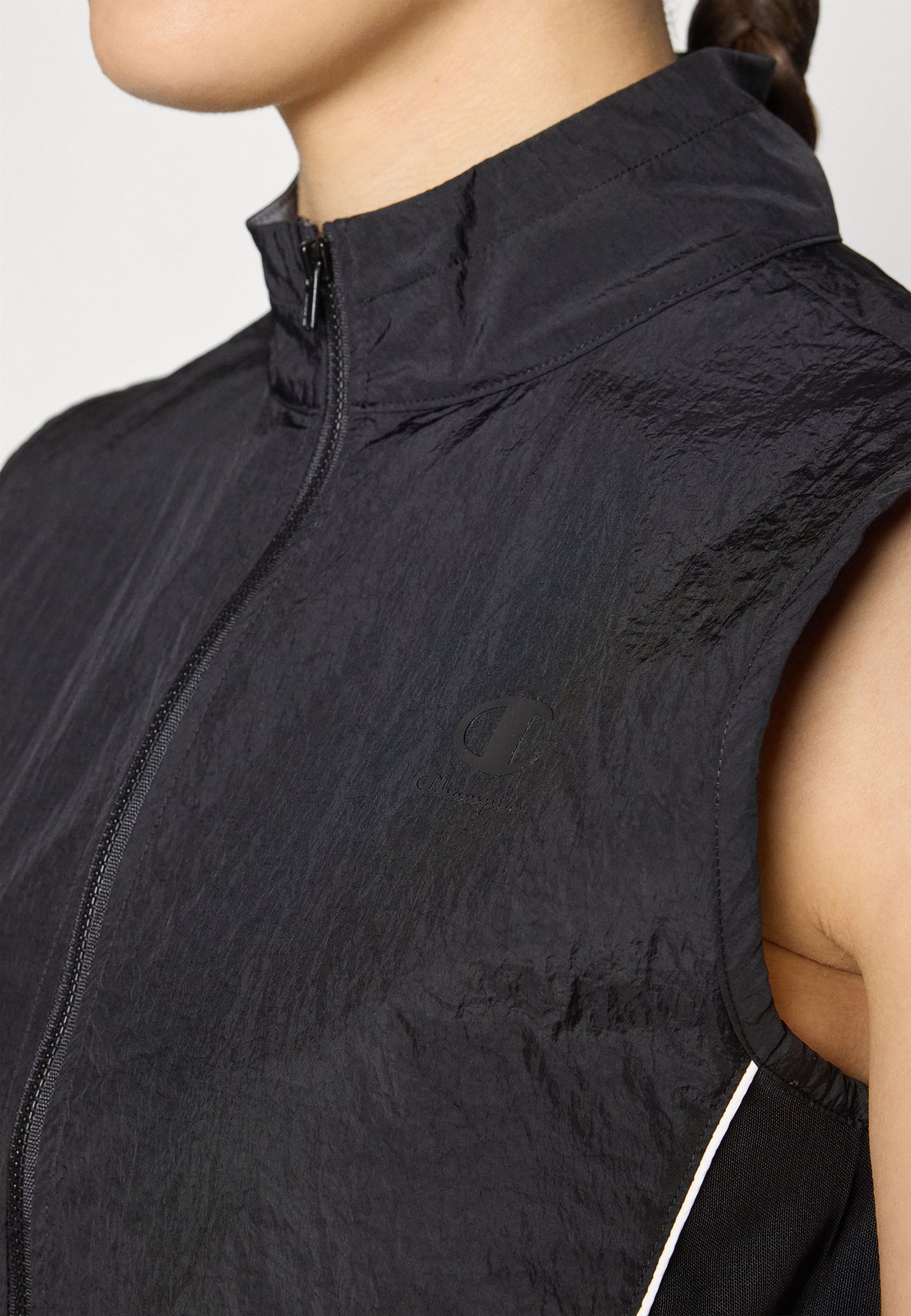 SLEEVELESS JACKET