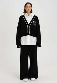 Misaga BADGE - Vest - black