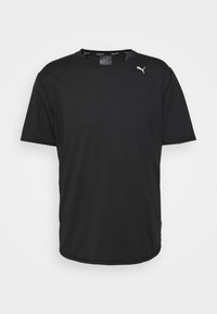 Czarna sportowa koszulka z krótkim rękawem wykonana z materiału odprowadzającego wilgo�ć, z okrągłym dekoltem i małym białym logo na piersi.