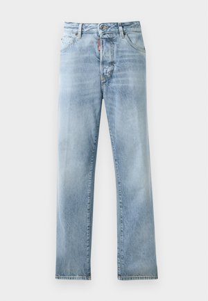 Jean en denim bleu clair avec une coupe droite, design à cinq poches et couture visible. Dispose d'une fermeture à bouton à la taille.