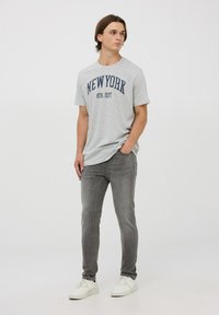 Terranova - T-shirt z nadrukiem