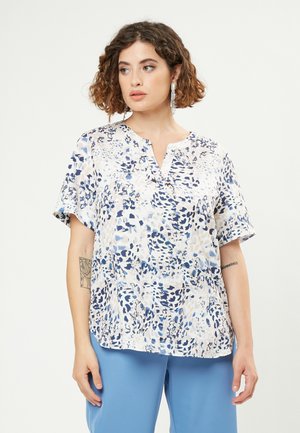 Blusa a maniche corte in tessuto leggero con motivo astratto blu e crema, scollatura a V e vestibilità rilassata.