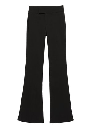 Fekete, bővülő szárú nadrág sima anyagból, közepes derékmagassággal és oldalzsebekkel, tiszta, szabott sziluettel.