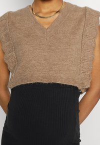Vero Moda Maternity Svetr - beige
