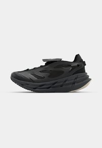 ADISTAR - Tenisice za trening - core black/utility black/almond milk