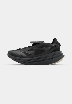 ADISTAR - Træningssko - core black/utility black/almond milk