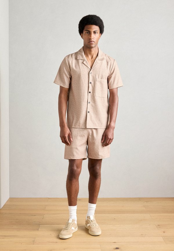 MONOGRAM COSTUS SHORT SET - Shorts - sand