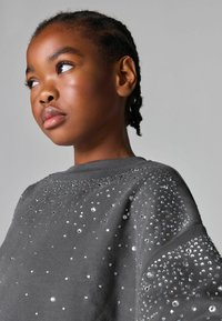 smALLSAINTS SCATTER DIAMANTE EMBELLISHED  CREW  - Mikina - charcoal grey