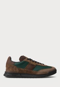 Selected, desert brown/light navy