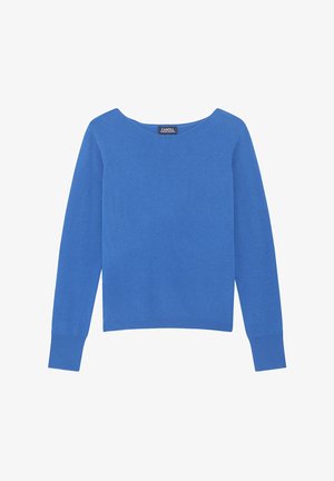 Suéter azul de manga larga, con un escote amplio y puños acanalados. Está hecho de una tela de punto suave con un color sólido en toda su superficie.