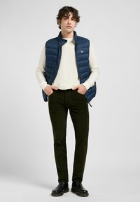 Lee STAND COLLAR PUFFER FOR REGULAR FIT - Liivi - rivet navy