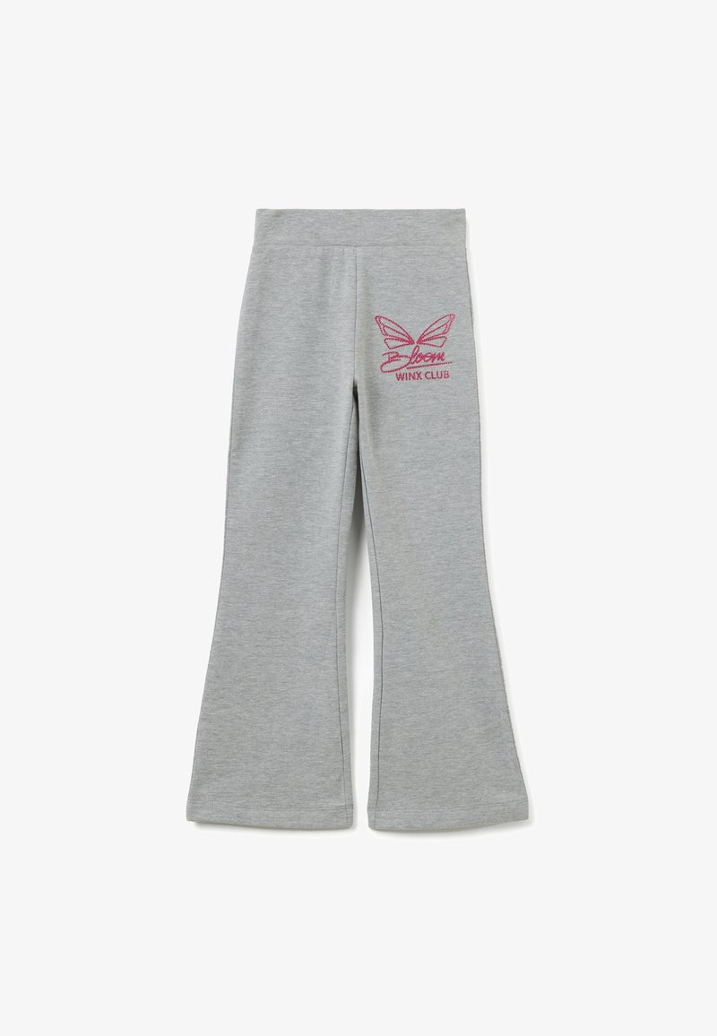 Pantalones infantiles gris claro con piernas acampanadas y logotipo rosa de mariposa "Bloom Winx Club" en el muslo.