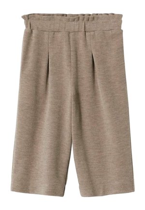 Short beige jusqu'aux genoux avec une taille élastique et des plis subtils à l'avant, fabriqué dans un tissu doux et texturé.