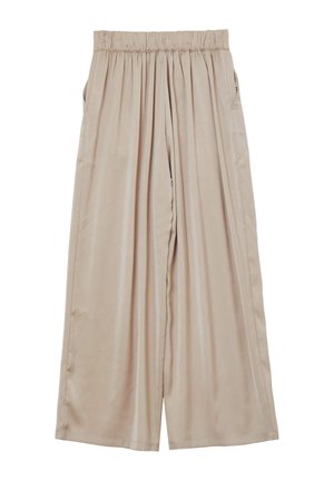 Pantaloni beige a gamba larga realizzati in un tessuto liscio e leggero. Presentano una cintura elasticizzata e tasche laterali. Senza motivi o accenti visibili.