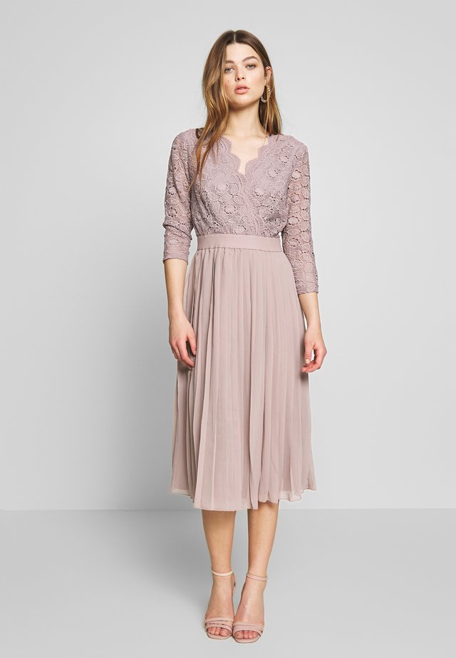 MIDI CROCHET PLEATED - Robe de soirée - oyster