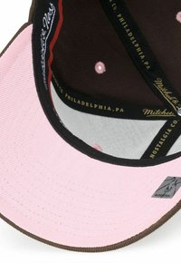 Mitchell & Ness STRETCH  SUGAR CHARLOTTE HORNETS - Cap - brown