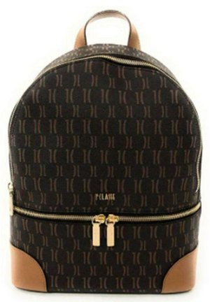 Zaino nero dalla forma rotonda, caratterizzato da un motivo a logo, con zip dorate, dettagli in pelle alla base e una robusta maniglia superiore.