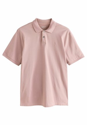 Polo majica kratkih rukava u svijetlo ružičastoj boji, napravljena od pamuka. Ima ovratnik, placket s dva dugmeta i izvezeni logotip na prsima.