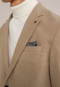 Thumbnail Image 4