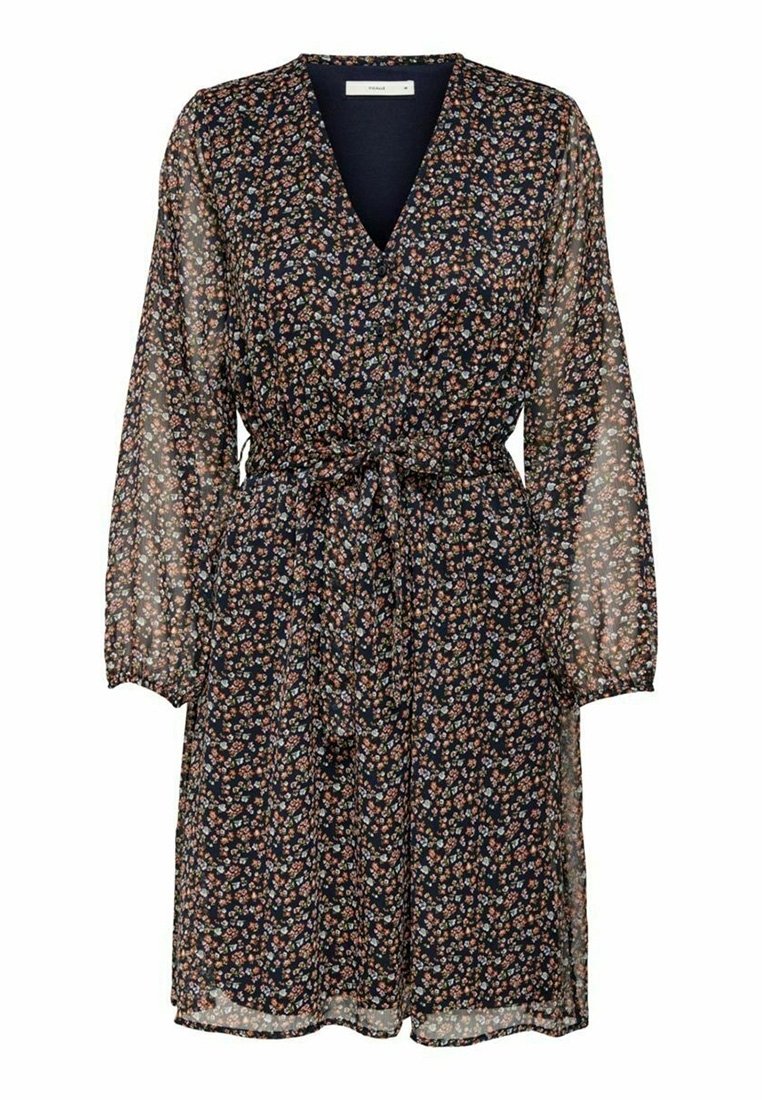 Sukienka w kwiaty z przezroczystego, granatowego materiału, z długimi rękawami, wiązanym w pasie oraz rozproszonym wzorem kolorowych kwiatów. Dekolt w kształcie litery V.